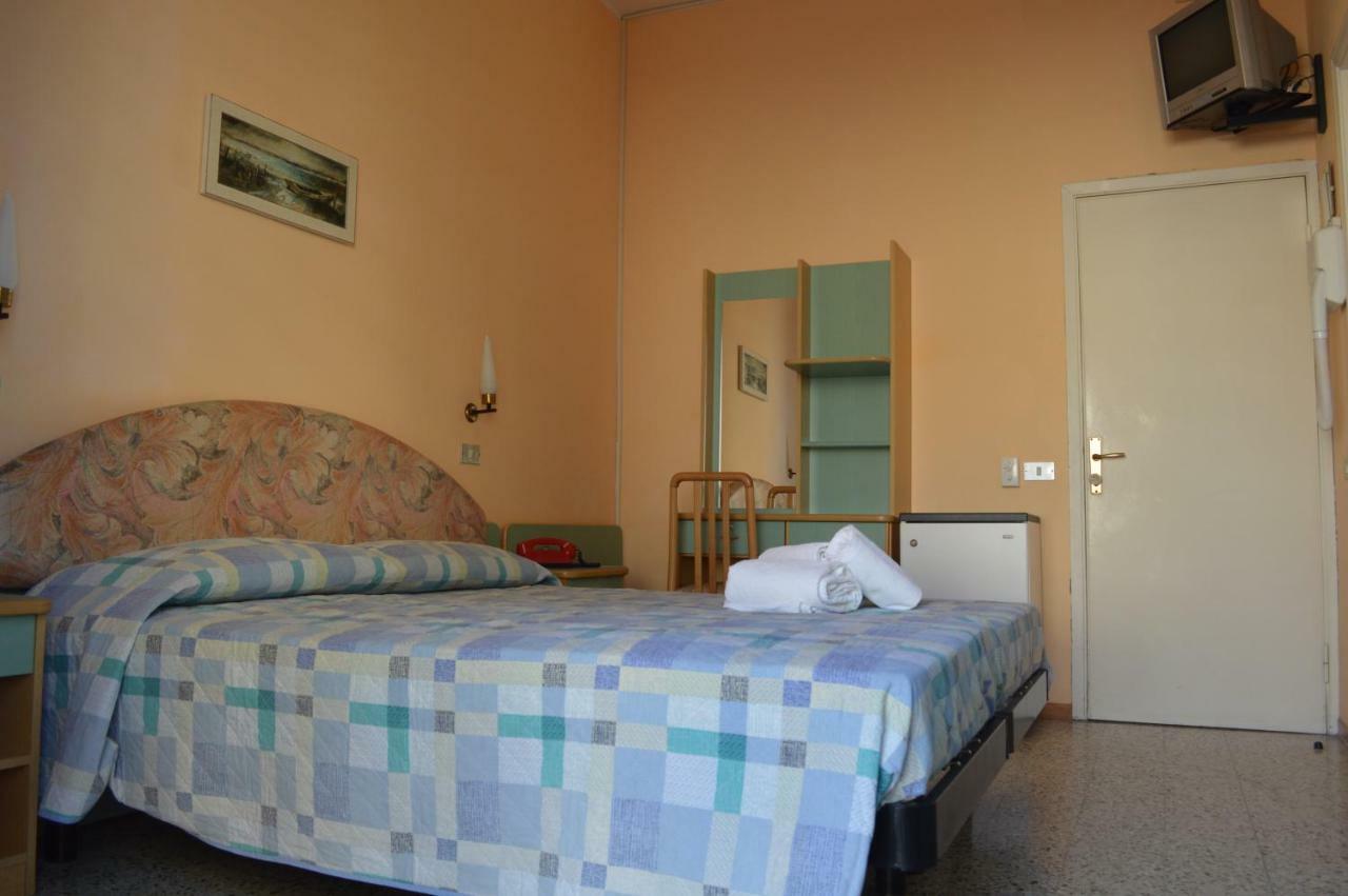Hotel Lauretta Bellaria-Igea Marina Exterior foto